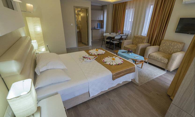 Arya Hotel