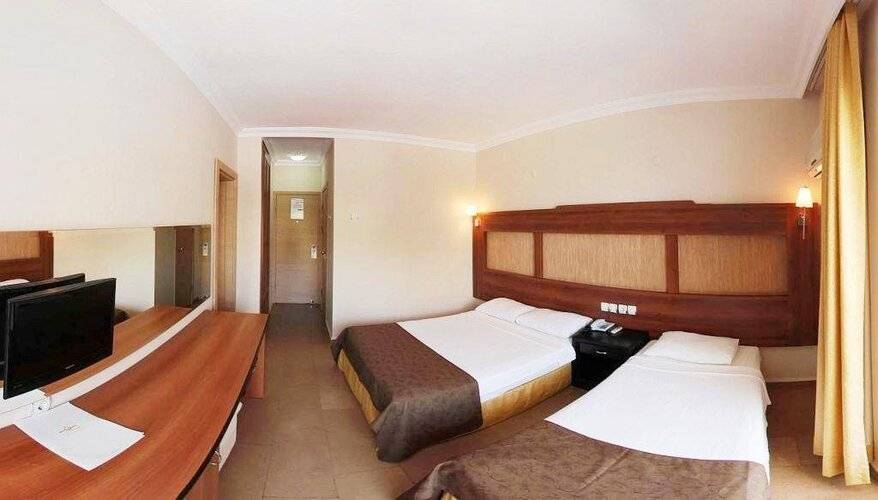 Uysal Motel Beach