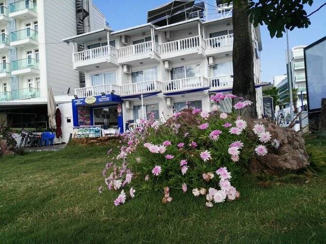 Uysal Motel Beach