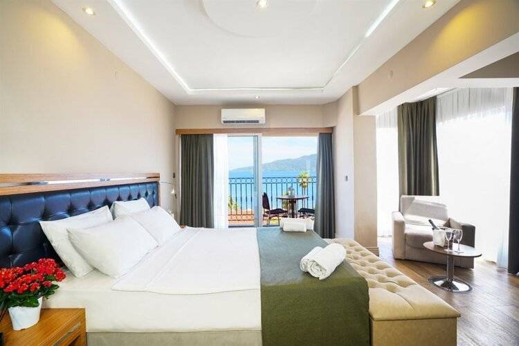 Aurasia City Hotel