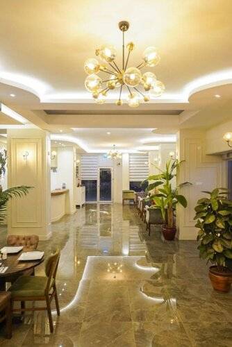 Aurasia City Hotel