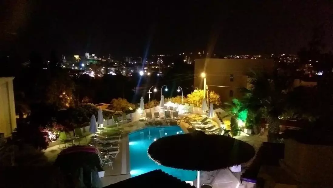 Dasis Hotel & Suites