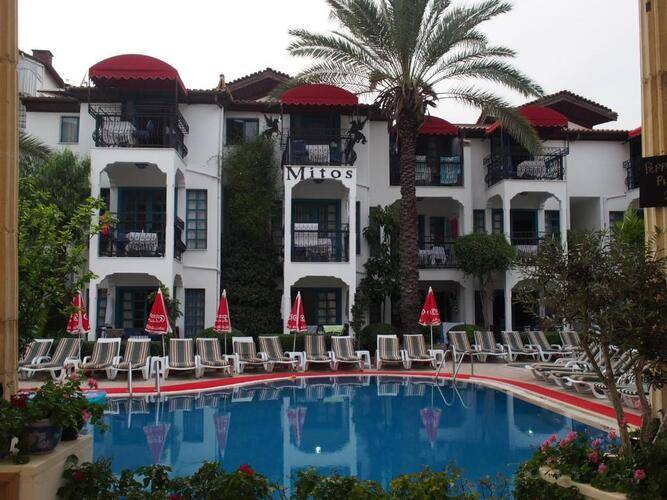 Mitos Apartments