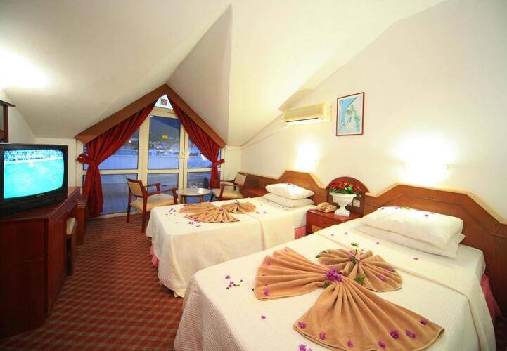 Mustis Royal Plaza Hotel
