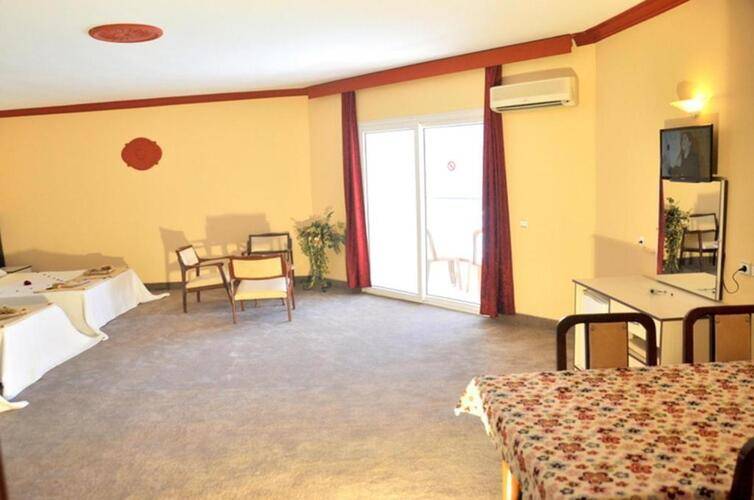 Mustis Royal Plaza Hotel