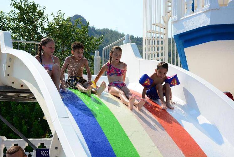 Mustis Royal Plaza Hotel