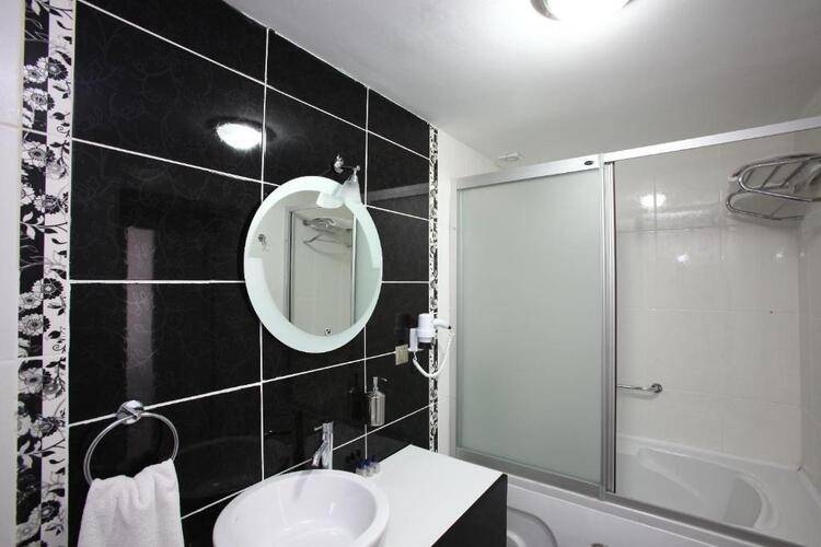 Delfi Hotel & Spa