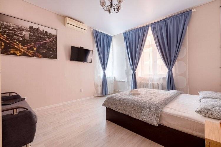 J&N Apartments Крепостная