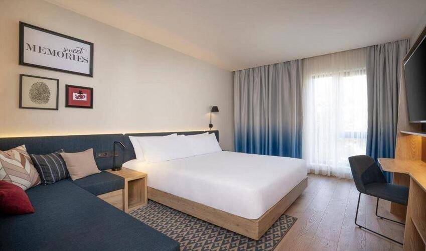Hampton By Hilton