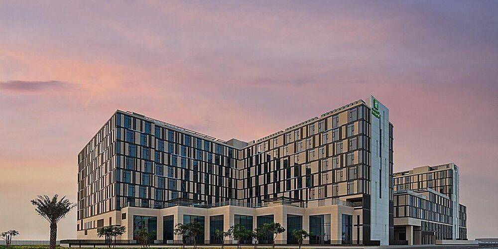 Staybridge Suites Dubai Al Maktoum Airport Hotel