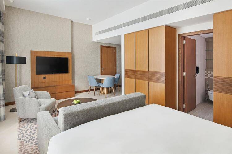 Staybridge Suites Dubai Al Maktoum Airport Hotel