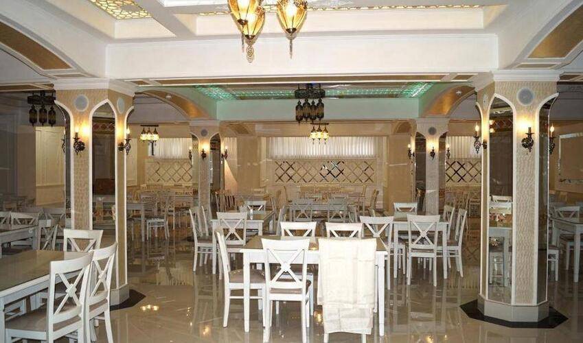 Shahriston Hotel