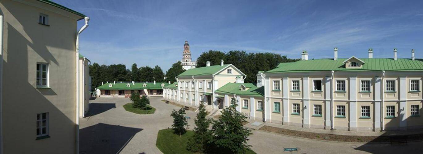 Старая гостиница Лавры