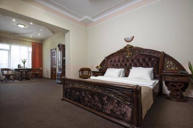 Bridge Hotel (Бридж Отель)