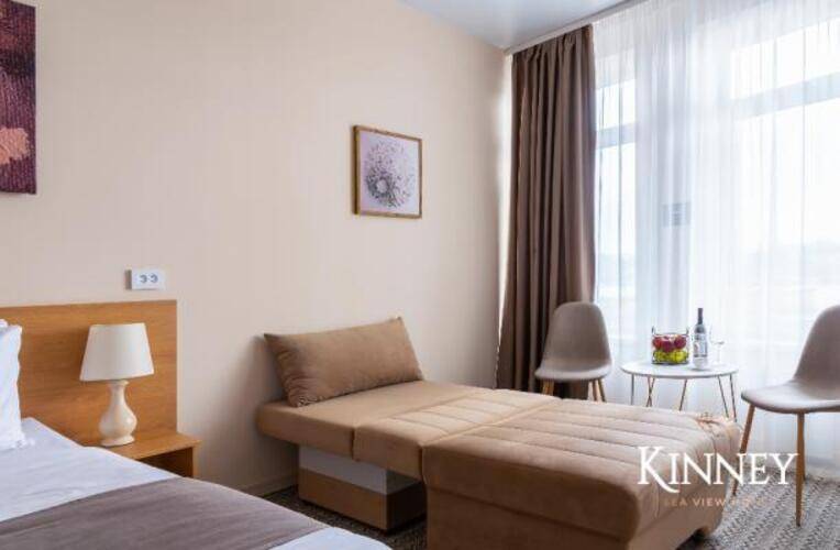 Kinney sea view hotel (Кинни)