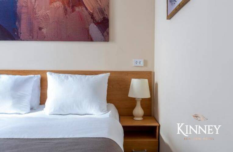Kinney sea view hotel (Кинни)