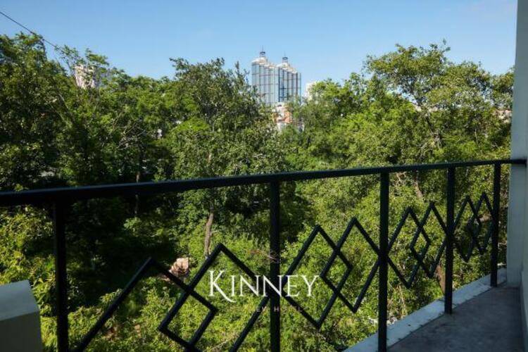 Kinney sea view hotel (Кинни)
