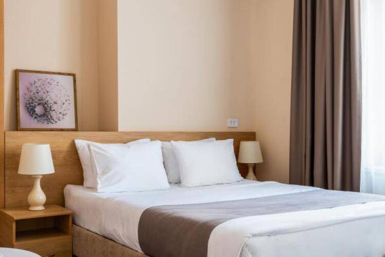 Kinney sea view hotel (Кинни)