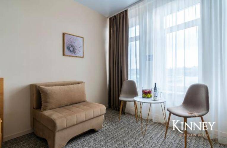 Kinney sea view hotel (Кинни)