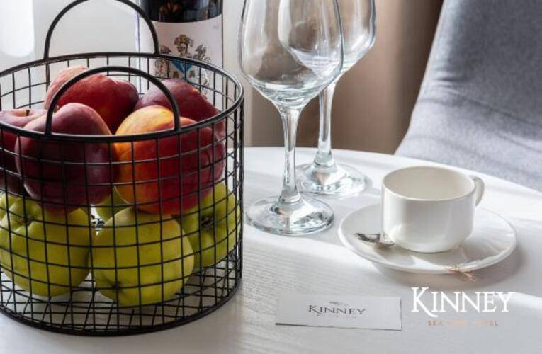 Kinney sea view hotel (Кинни)