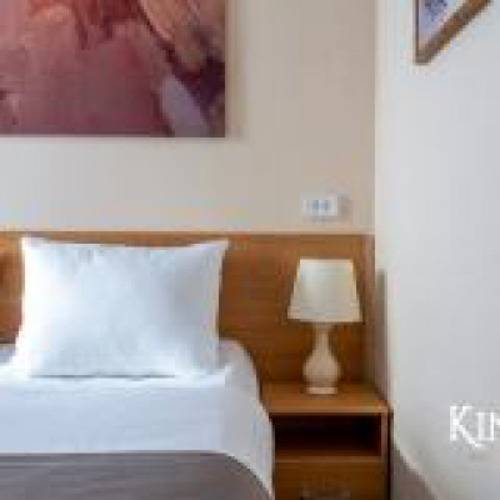 Kinney sea view hotel (Кинни)