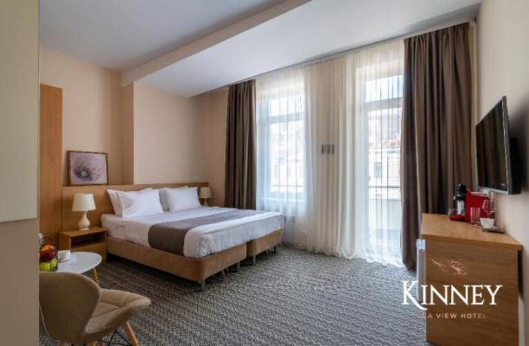 Kinney sea view hotel (Кинни)