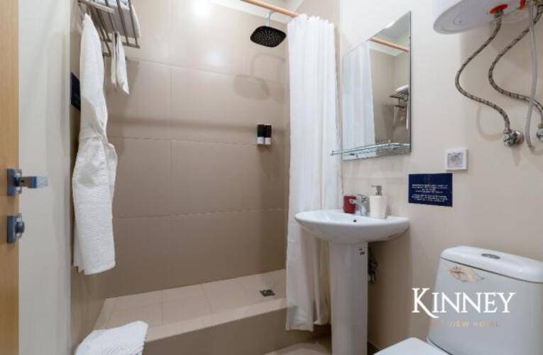 Kinney sea view hotel (Кинни)