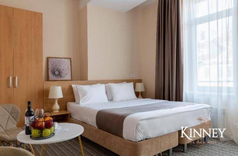 Kinney sea view hotel (Кинни)