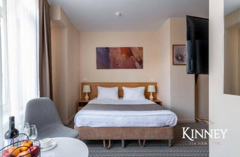 Kinney sea view hotel (Кинни)