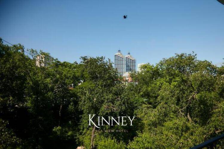 Kinney sea view hotel (Кинни)