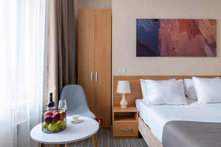 Kinney sea view hotel (Кинни)