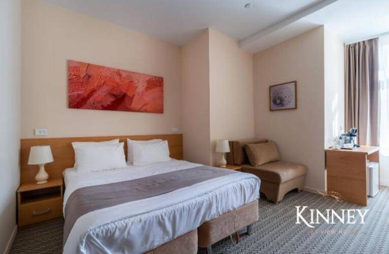 Kinney sea view hotel (Кинни)