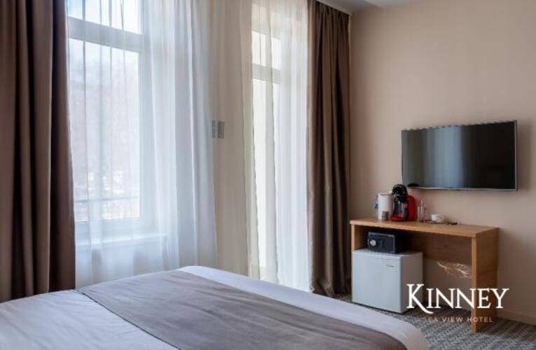 Kinney sea view hotel (Кинни)