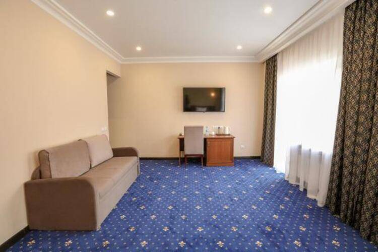 Royal Park Hotel