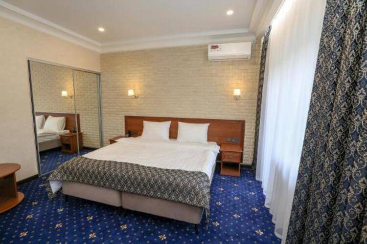 Royal Park Hotel