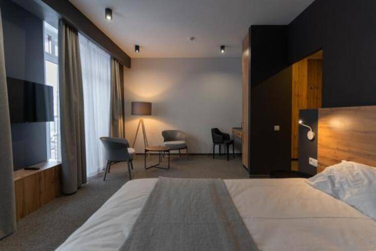 Roomi