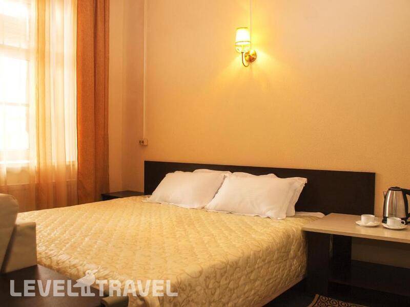 Фотография Yellow Hotel