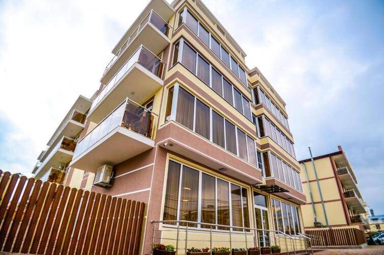 Viva Victoria Family Hotel