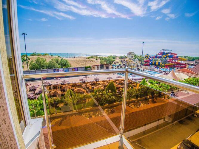 Viva Victoria Family Hotel