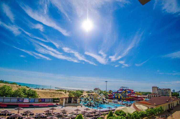 Viva Victoria Family Hotel