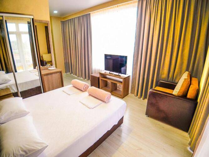 Viva Victoria Family Hotel