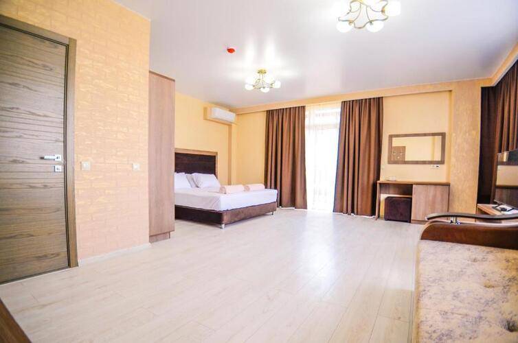 Viva Victoria Family Hotel