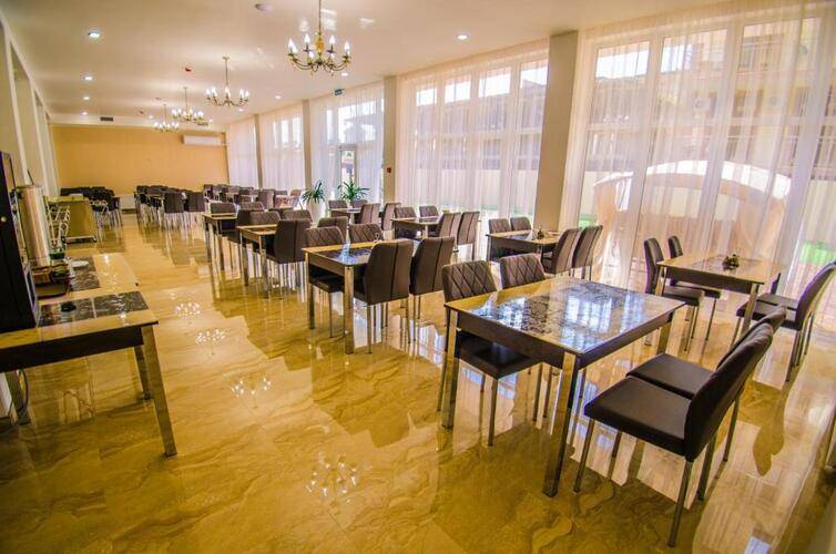 Viva Victoria Family Hotel