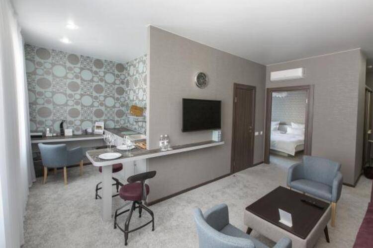 Kamarooms Business Hotel & Spa (Камарумс)