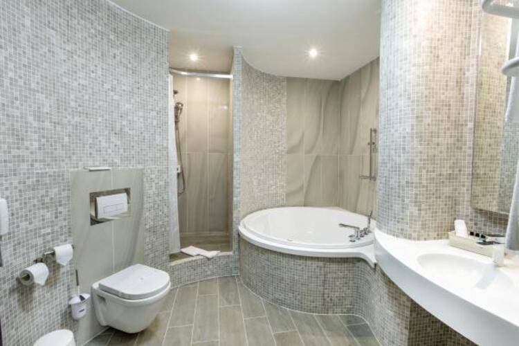 Kamarooms Business Hotel & Spa (Камарумс)