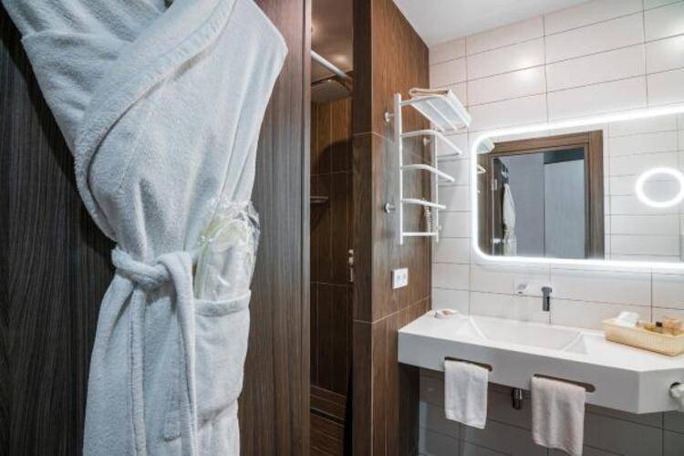 Kamarooms Business Hotel & Spa (Камарумс)