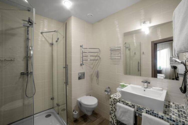 Kamarooms Business Hotel & Spa (Камарумс)