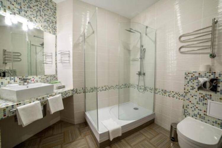 Kamarooms Business Hotel & Spa (Камарумс)