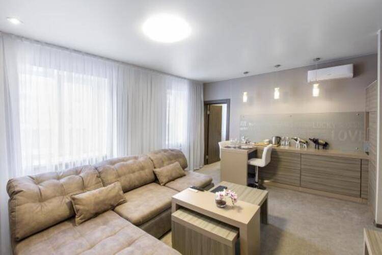 Kamarooms Business Hotel & Spa (Камарумс)