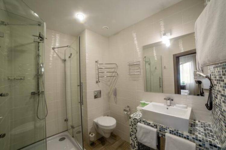 Kamarooms Business Hotel & Spa (Камарумс)